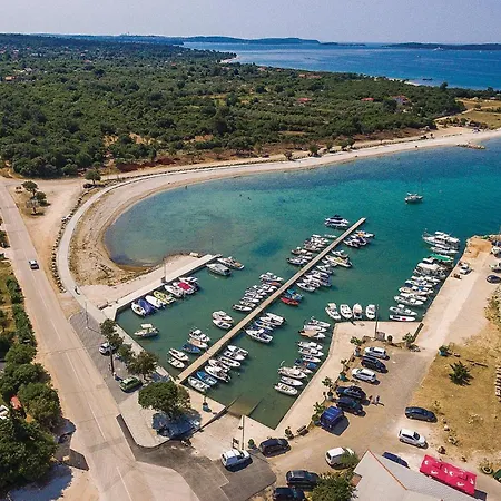 Holiday home 2 Bedroom Beautiful In Peroj
