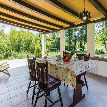 One-bedroom In * Peroj